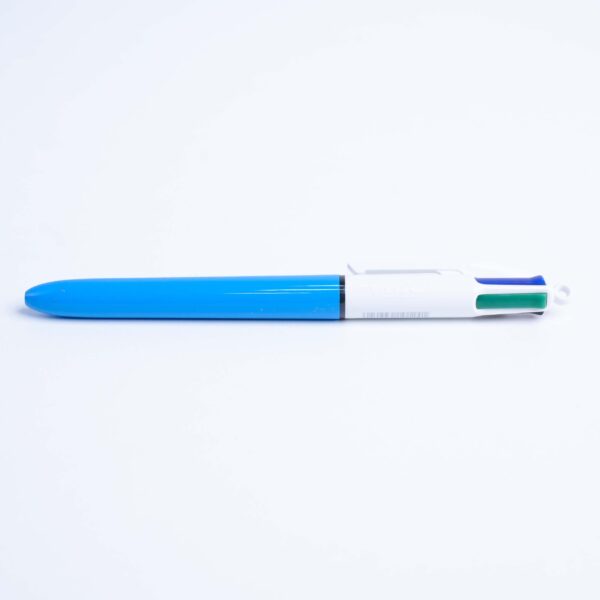 DSC00022-scaled-1.jpg STYLO BIC 4 COULEURS MÉDIUM – BOÎTE DE 12 (B12 BCL)